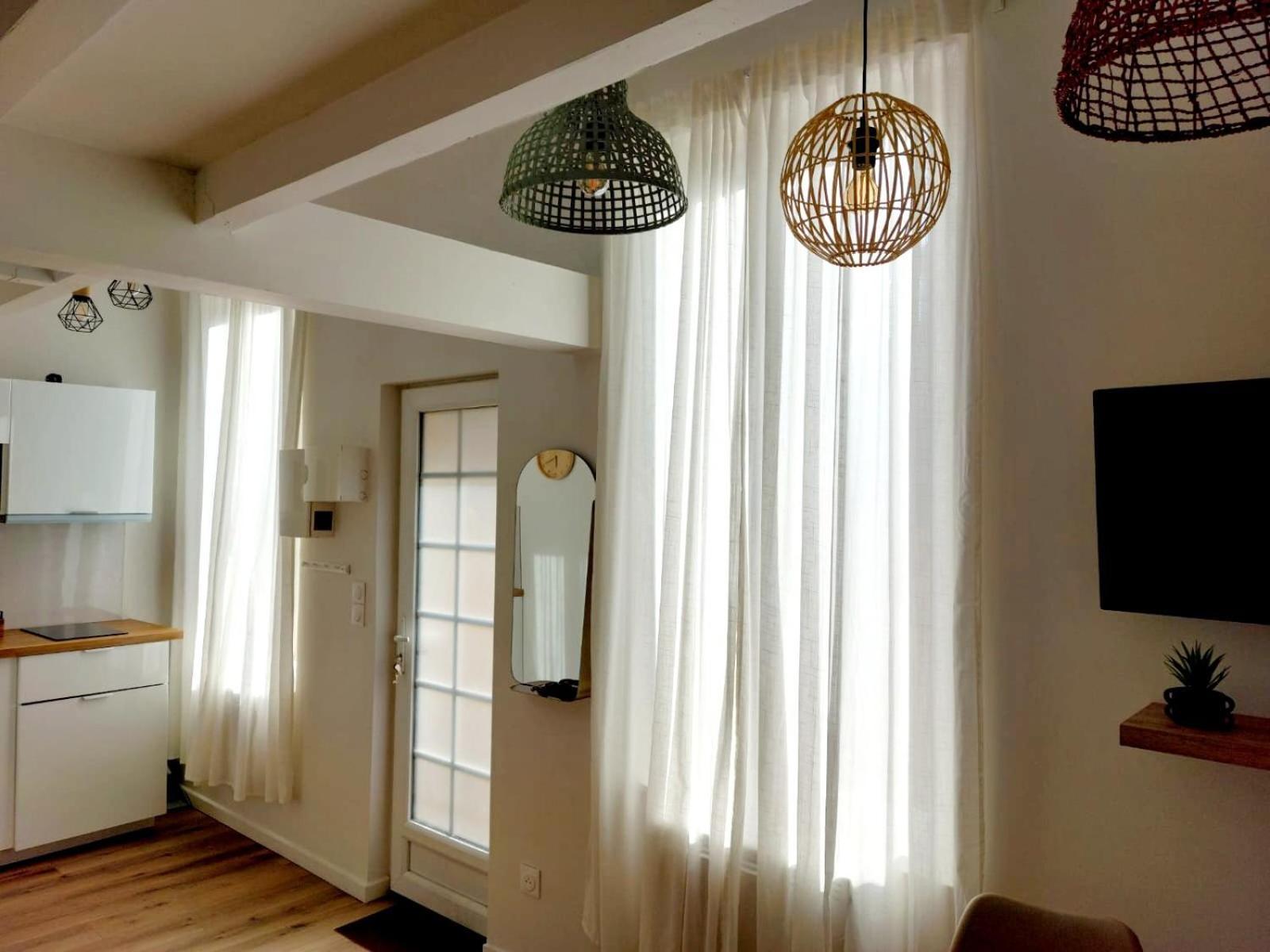 Apartment Charme, Originalite, -1 Minute Metro