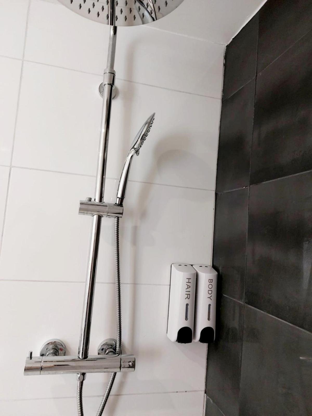 Charme, Originalite, -1 Minute Metro Apartment *